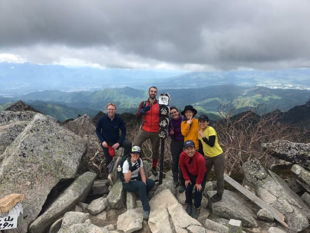 Foto de grup al cim de Kinpu