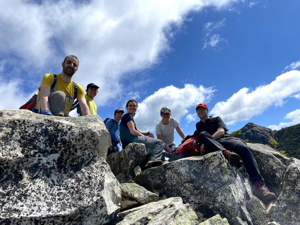 Foto de grup a Takawiima