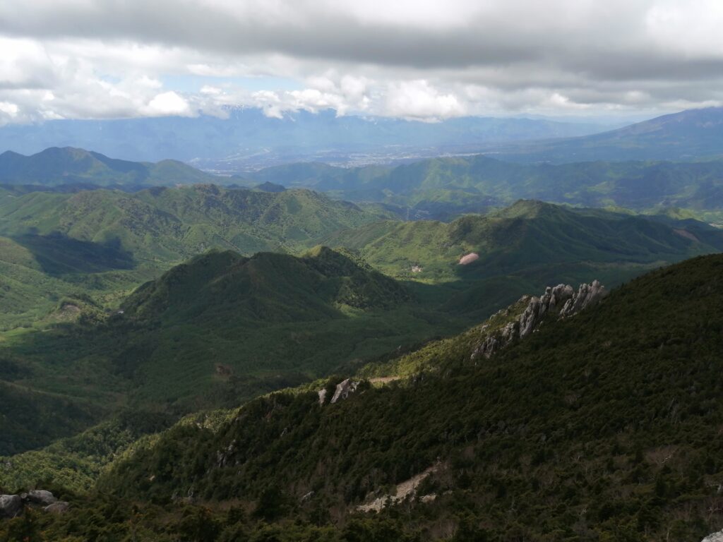 Vistes des del camí cap al cim de Kinpu