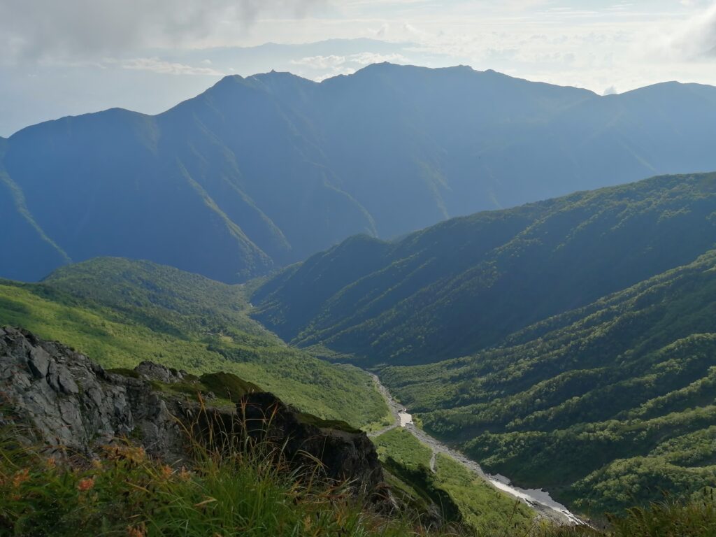 Vall de Kitadake amb altres pics dels Minami Alps al fons