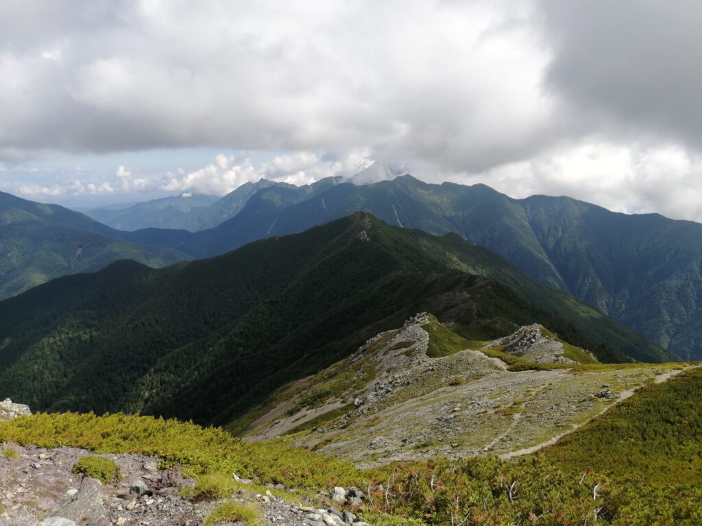 Vista de la cresta de Kitadake
