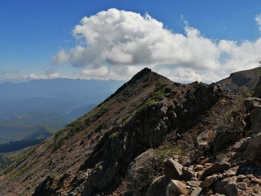 Camí cap al tercer estany, a Ontake