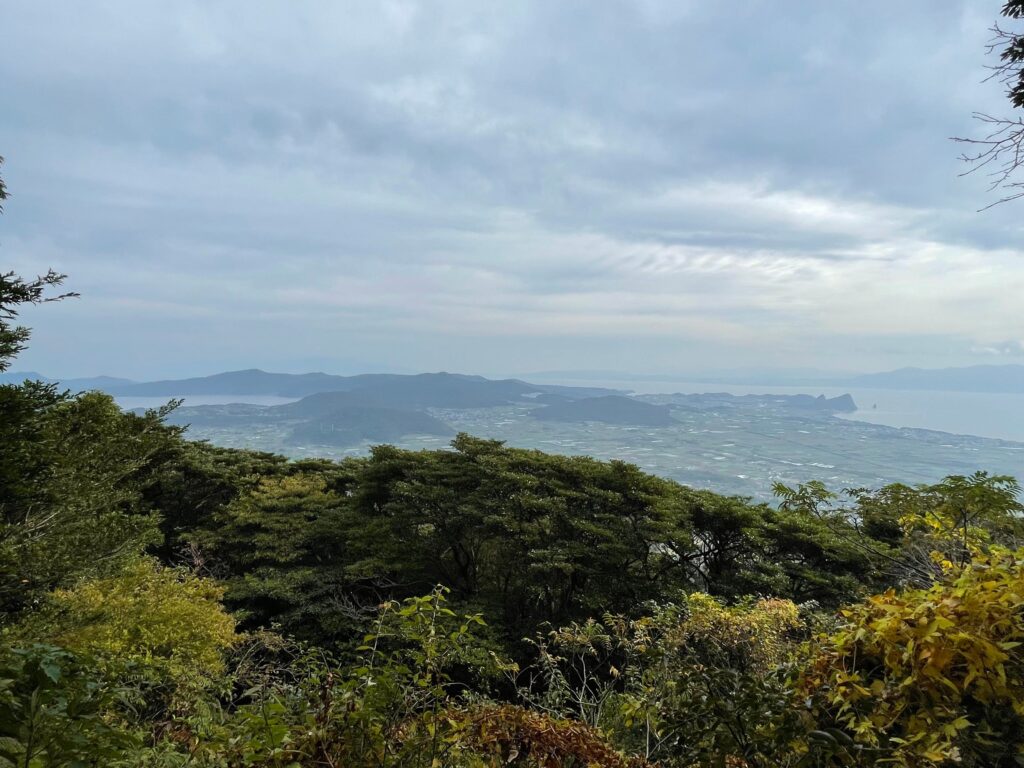 Vistes des del camí d'ascens a Kaimon