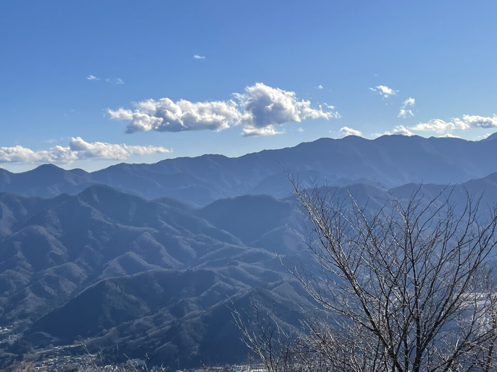 Vistes de les muntanyes del voltant des de Momokura